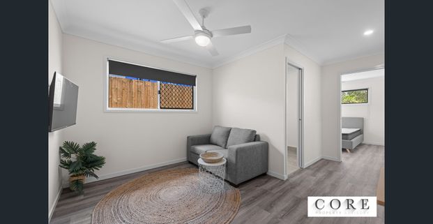 GROUND FLOOR FURNISHED STUDIO WITH BILLS INCLUDED! - Photo 1