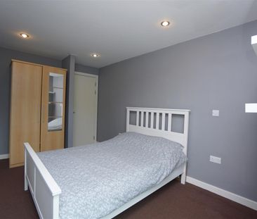 1 bedroom Flat To Let - Photo 3