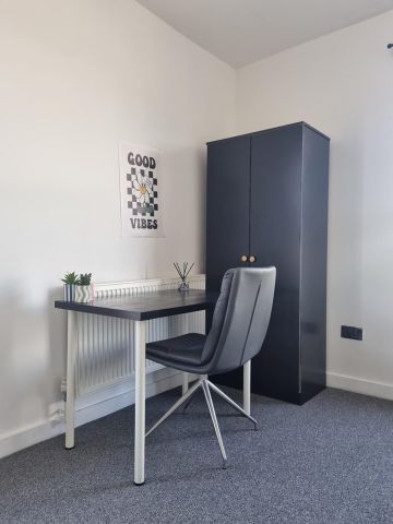 4 Bed Terraced House, Alderson Road, L15 - Photo 4