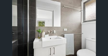 Comfortable Family Living in Prime Highton - Photo 5