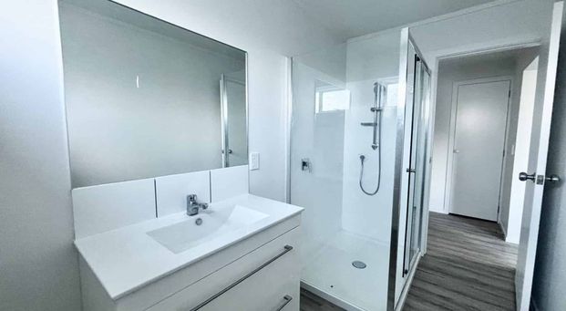 Freshly rennovated and new - 2 Bedrooms - Melling - Photo 1