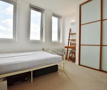 1 bedroom Flat To Let - Photo 2