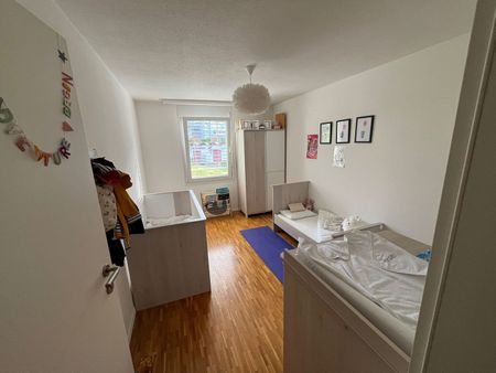 41/2 ROOM APARTMENT IN LUTRY (VD), FURNISHED, FIXED TERM - Photo 4