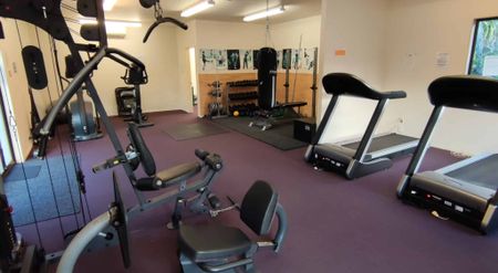 2 Bedroom Townhouse in Manuka Cove - Photo 2