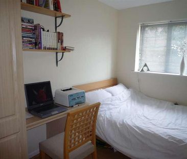Double Bedroom House With Garden - Magnolia Gardens, Edgware, HA8 - Photo 5