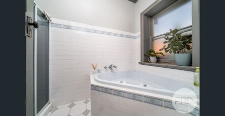 127 Gurwood Street, Wagga Wagga NSW 2650 - Photo 5