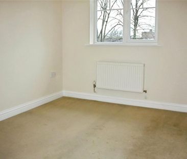 3 bedroom end of terrace house to rent - Photo 1