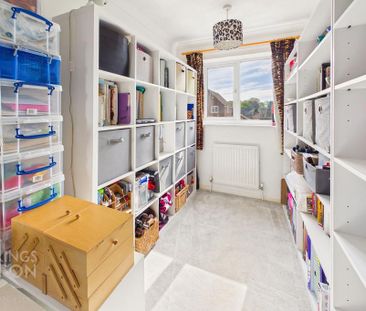 4 bedroom semi-detached house to rent - Photo 2