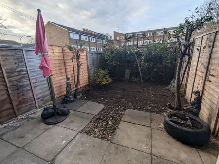 2 Bed Maisonette, Lampeter Square, W6 - Photo 5