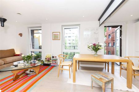 A two double bedroom upper floor apartment set within a secure modern development just moments from Angel and Old Street stations. - Photo 4
