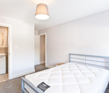 2 bedroom private hall to rent - Photo 4