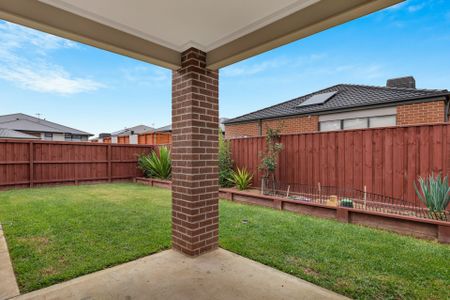 42 Dawley Circuit Werribee VIC - Photo 4