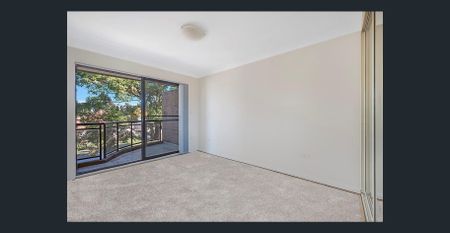 SPACIOUS APARTMENT | WALK TO STOCKLAND & STATION! - Photo 4