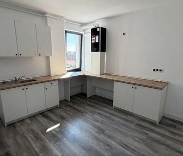 Apartament nemobilat de inchiriat 3 camere Sibiu Dumbravii Sub Arini - Photo 1