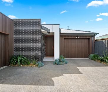 Easy Living in the Heart of Dromana - Photo 3