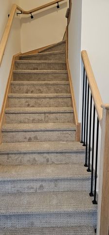 For Lease - 27 Lyall Stokes Circle, East Gwillimbury, Ontario - Photo 4