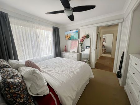 Two Bedroom Villa – Located Close to the CBD! - Photo 3