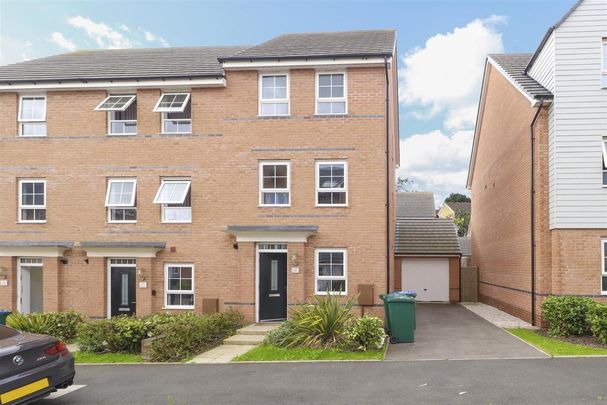 4 bedroom terraced house to rent - Photo 1