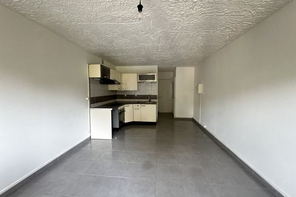 Studio libre immédiatement - Photo 1