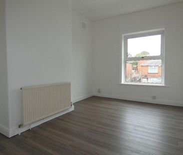 2 bedroom end of terrace house to rent - Photo 6