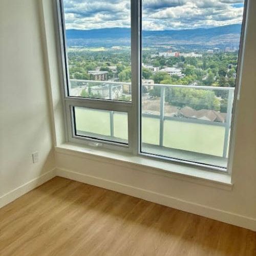 Brand New, 14th floor, Water Street by the Park! - Photo 1