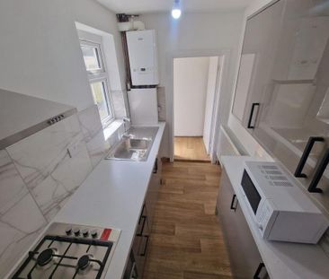 2 bedroom terraced house to rent - Photo 6