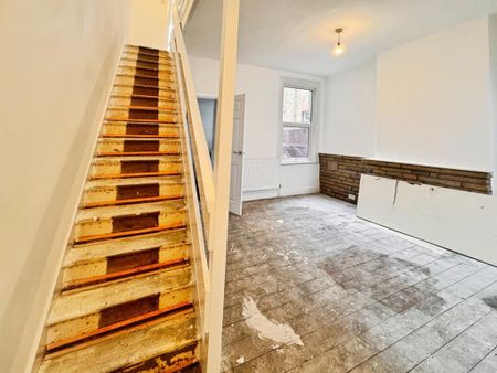 3 bedroom terraced house to rent - Photo 5