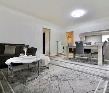 Centraal gelegen, volledig gerenoveerd appartement met 3 slpk, 2 te... - Photo 2