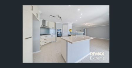 Fantastic 4x2 with Pool + Amazing Theatre - Photo 4