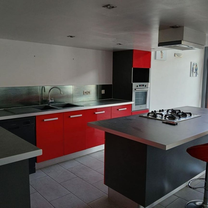 Location Appartement 4 pièces 147m² ST JULIEN LES VILLAS 10800 - Photo 1