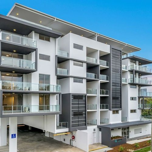 2 bedrooms 2 Baths on level 1 - Photo 1