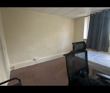 Room in a Shared House, Swinford Gardens, SW9 - Photo 5