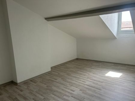 Location Appartement 5 pièces 109m² MONT DE MARSAN 40000 - Photo 5