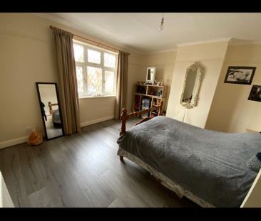 2 bedroom house - semi-detached to rent - Photo 2