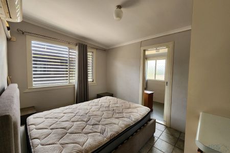 Ideal furnished one bedroom unit with powered shed! - Photo 4