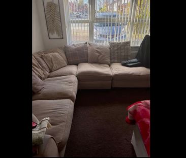 Room in a Shared House, Fearnville Place, LS8 - Photo 2