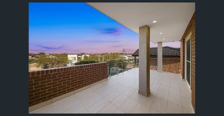 GRAND FIVE BEDROOM HOME OFFERING MODERN LIVING IN A PRIME LOCATION - Photo 2