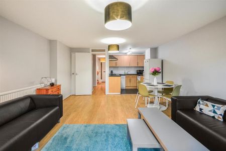 4 bedroom house to rent - Photo 2