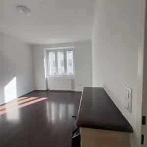 Erstbezug nach Renovierung mit neuer Küche - Photo 1