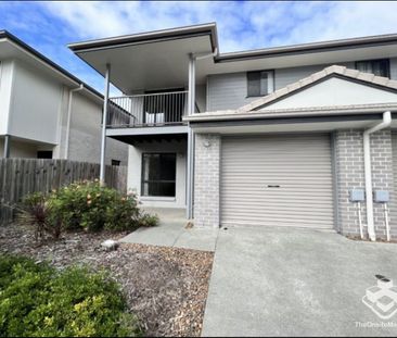 Townhouse - Photo 2