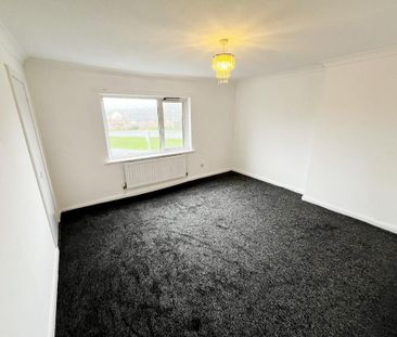 2 bedroom end of terrace house to rent - Photo 3