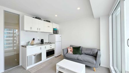 Two Bed and One Bathroom with a view - Photo 4