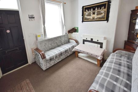 2 bedroom terraced house to rent - Photo 2
