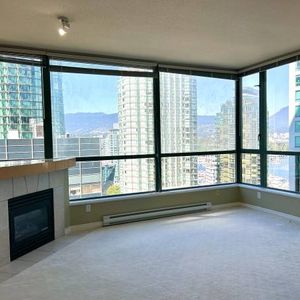 1 bed + flex, 1 bath unit in Coal Harbour, Fantastic City View - Photo 2