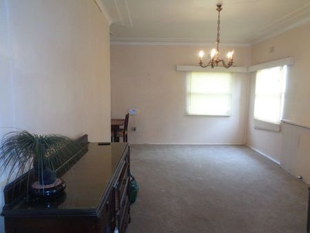 Freshly Painted Two Bedroom Family Home - Photo 3