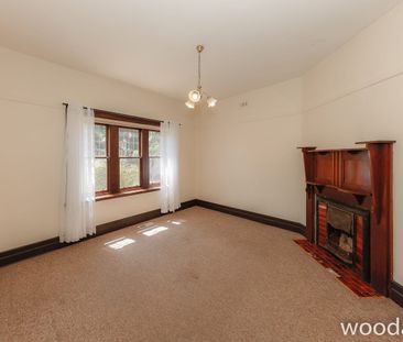 Large Three Bedroom Period Home! - Photo 1