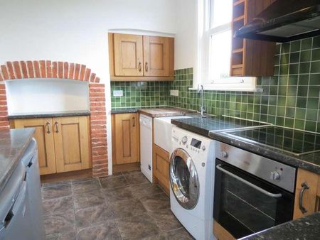 Bedroom Detached House In Winton, BH9 - Photo 3