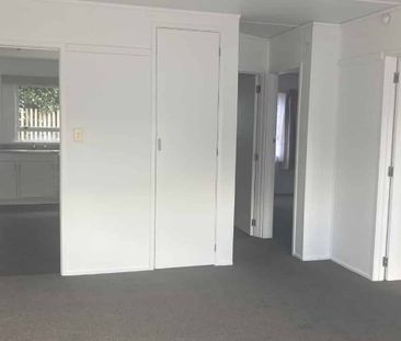 Two Bedroom Unit in Hamilton East - Photo 4