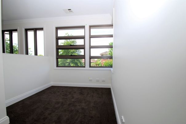 Thinking of selling? Contact our agent - Photo 1