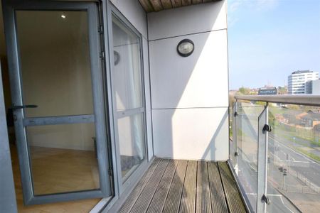 2 bedroom apartment to rent - Photo 3